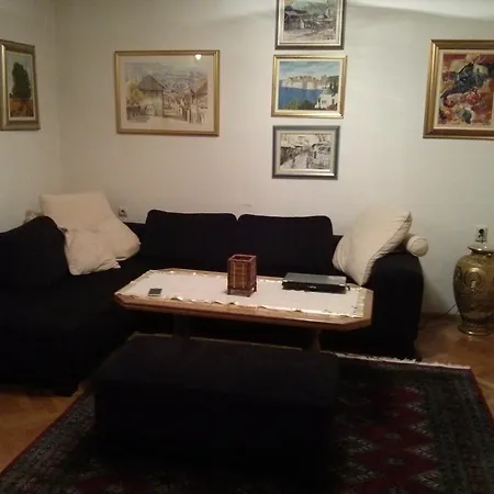 Ema Apartment Apartamento *