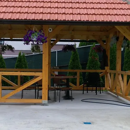 Ema Apartment Apartamento Saraievo