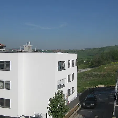 Ema Apartment