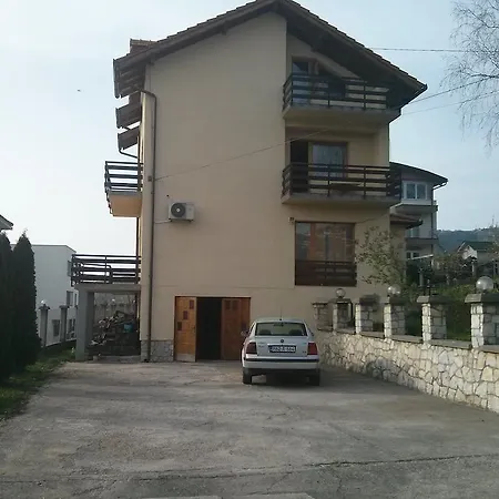 Guest House Ema *